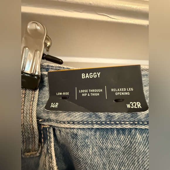 Size 14R Hollister Low-Rise Baggy Jeans NWT - Picture 2 of 4